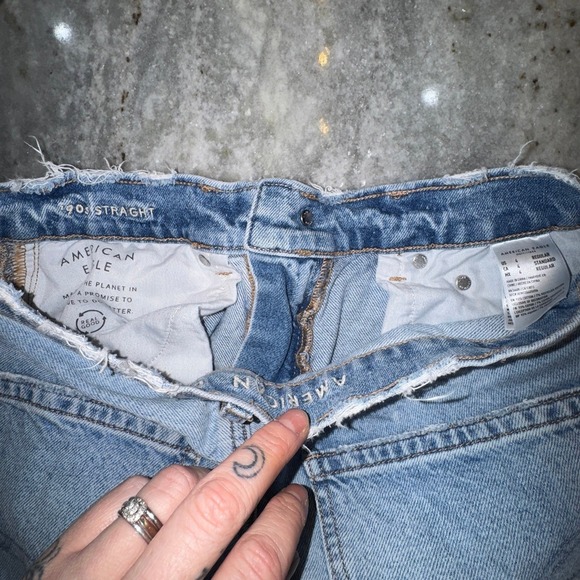 American Eagle 4 Women's 90s Straight Distressed Jeans High Waist Light Wash - Picture 5 of 7